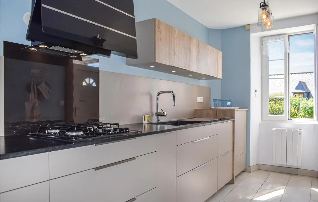 Nice Home In Pleubian With Kitchen 0*,  Frankrig